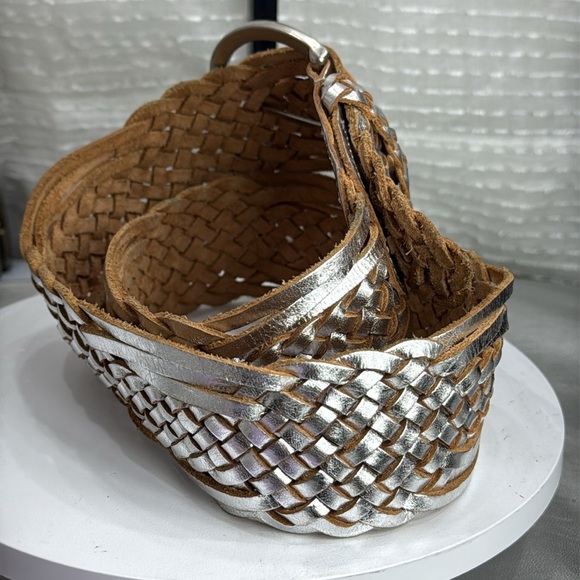 (H) Women's vintage braided silver and tan leather belt, size M - Picture 4 of 12